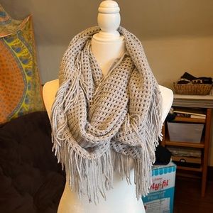 Fringe circle scarf